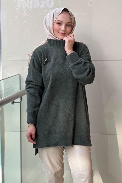 Nuss Angora Tunic with a Crew Neck, Short in the Front and Long in the Back