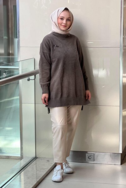 Nuss Angora Tunic with a Crew Neck, Short in the Front and Long in the Back