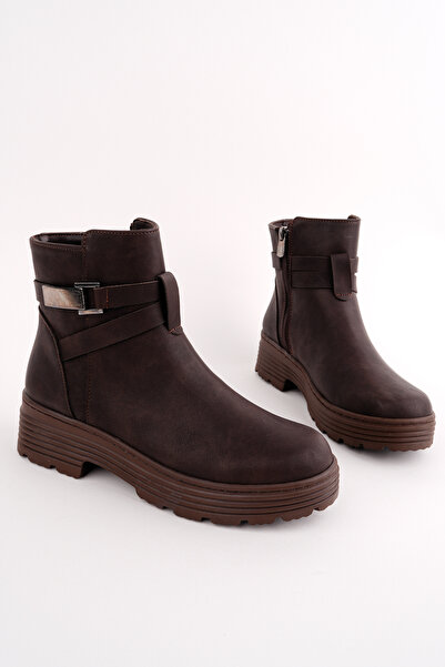 Madam Tarz حذاء BLN-230 ذو نعل سميك ومزين بمشبك