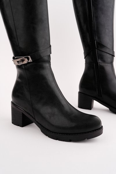 Madam Tarz Bln-775 Thick Heel Belt Detailed Boots