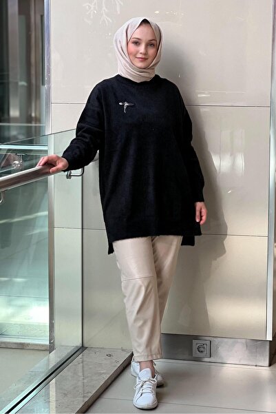 Nuss Angora Tunic with a Crew Neck, Short in the Front and Long in the Back