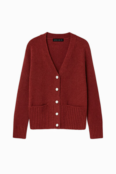 BARRELS AND OIL Women's Double Pocket Buttoned Knit Cardigan - Burgundy
