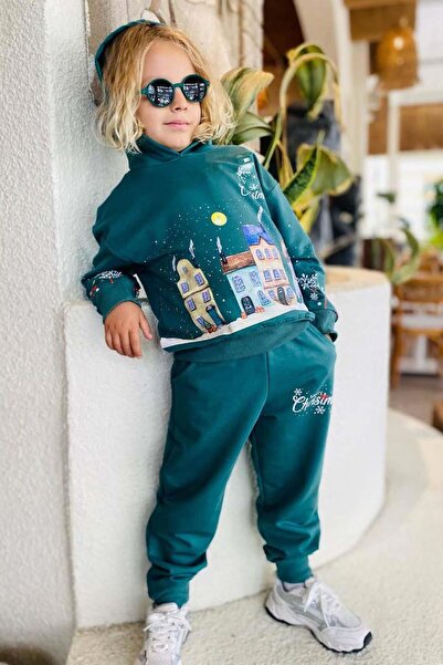Riccotarz Girls and Boys Christmas Green Tracksuit Set with Snowflake and Building Digital Printed Lettering Detail