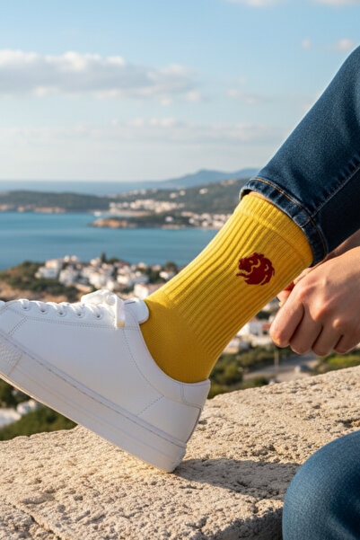 AYDK Unisex Yellow Lion Embroidered Cotton Corded Fabric Sports College Tennis Socks