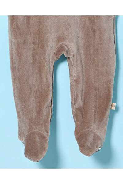 REDTAG Baby And White Fabric With Velour Base Fabric Sleepsuit