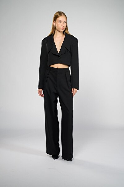 Thalure Kadın Siyah Geniş Yaka Crop Blazer