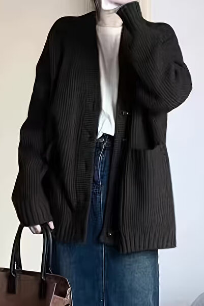 Tarz Cool Women's Oversized Pocket Buttoned V-Neck Knitwear Cardigan