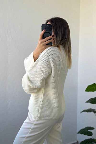 Kubos Moda V-Neck Front Knit Detail Ecru Cardigan