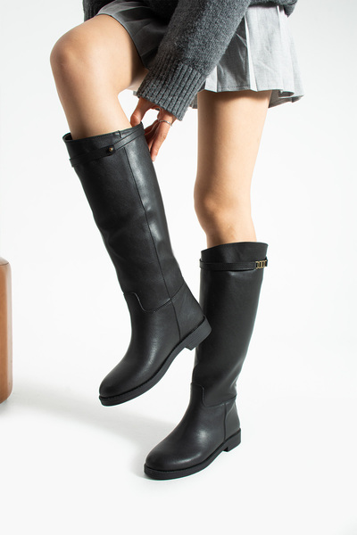 LORENN SHOES Γυναικείες μπότες Marlis με μαύρο ματ δέρμα με λεπτομέρεια με λουράκι με αγκράφα