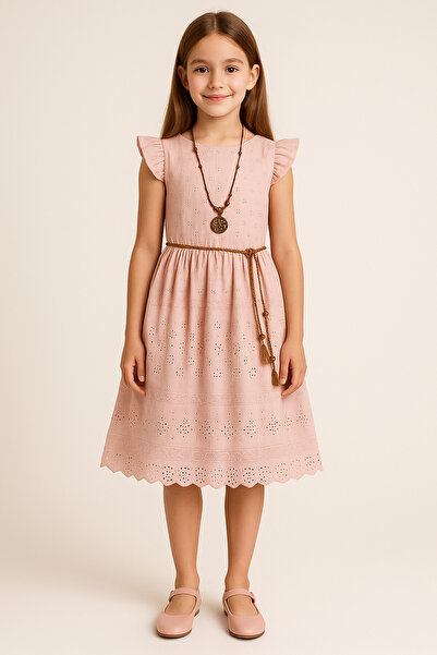 Uğur bebe Φόρεμα Premium Brode με διπλή επένδυση σε ανοιχτό χρώμα πουδρέ – Εξαιρετικά κομψό σχέδιο με λεπτομέρειες κολιέ και ζώνη