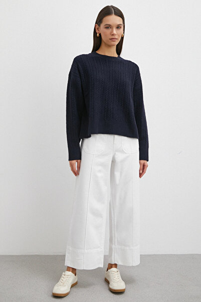 Never more Front Pocketed Jeans with Leg Detail, White