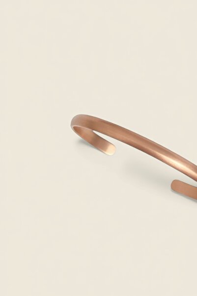 Sevil Gülgün Atelier سوار نسائي مصنوع يدويًا من النحاس النقي الرفيع