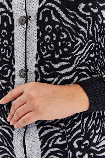 Laden Knitwear Large Size Women's Winter Bearded Soft Mother Cardigan