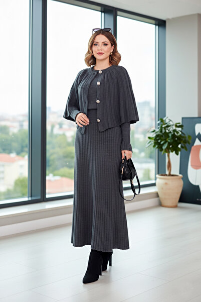 FERHEL Buttoned Cape & Knitwear Dress Hijab Two-Piece Set