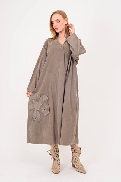 Park Moda 11444 ROCHIE DE CATIFELĂ CU DETALII DE PIELE DE PIELE DE CĂPĂTĂ, CU DETALII DE FLORELE LOVA