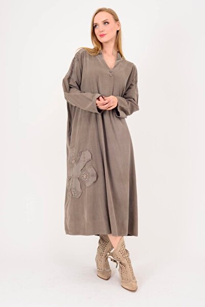 Park Moda 11444 ROCHIE DE CATIFELĂ CU DETALII DE PIELE DE PIELE DE CĂPĂTĂ, CU DETALII DE FLORELE LOVA