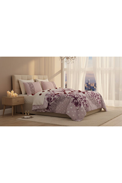 AL-SARIHI GROUPS Turkish two-piece quilt, 5 pieces