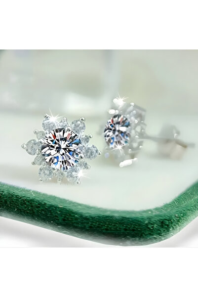 BUNILU Cercei din argint model floare, cu pietre din zirconiu