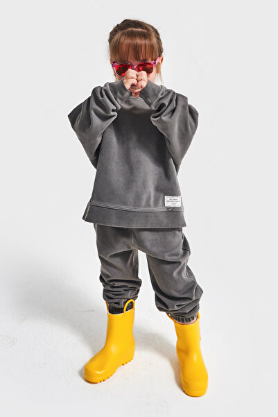 poozkids طقم رياضي للأطفال من طراز بيسك يونيكس بياقة دائرية