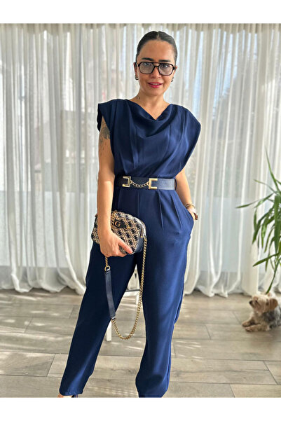 Burcu Özpıranga OXMEN Degaje Yaka Vatkalı Kemerli Tulum