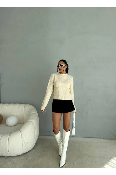 civetta Soft Cream Sweater with Comfortable Front Pocket