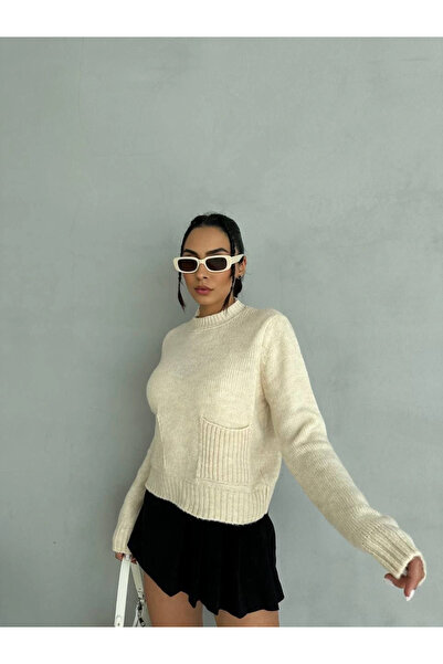 civetta Soft Cream Sweater with Comfortable Front Pocket