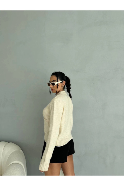 civetta Soft Cream Sweater with Comfortable Front Pocket