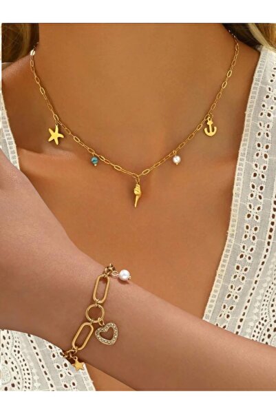 NEW STYLE An elegant accessory set consisting of a choker and bracelet made of stainless steel with various charms, presented in a suitable gift box.