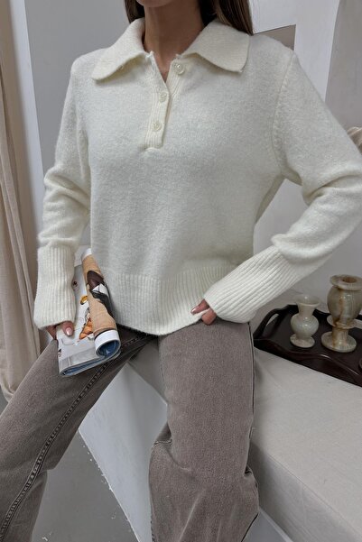 mylove سترة ناعمة بياقة بولو وأزرار بلون كريمي