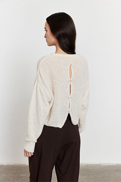 FACETTE Buttoned Back Sweater Beige