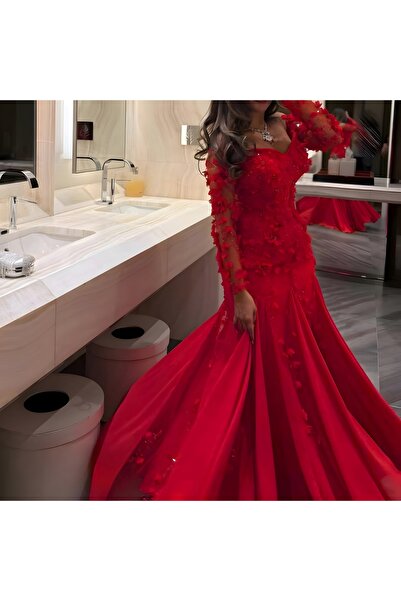 berlanty An evening dress adorned with exquisite embroidery and beautiful flowers