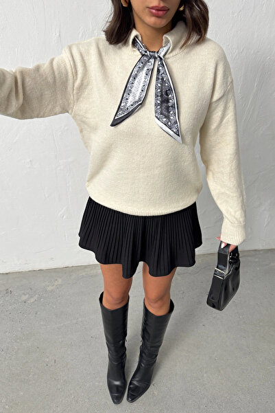 Lusin Woman's ecru scarf knit sweater