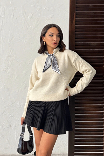 Lusin Woman's ecru scarf knit sweater