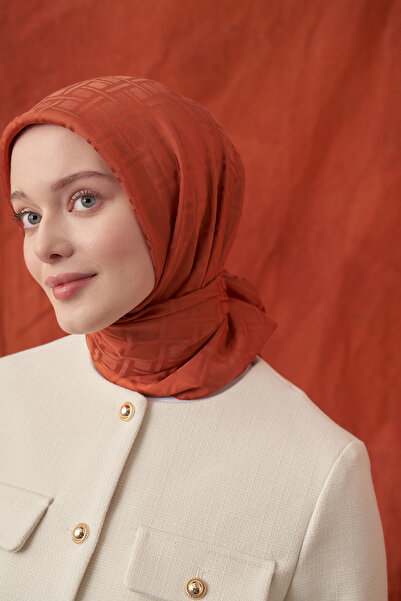 ARMANDA وشاح جاكار إيطالي بنمط هندسي - بلاط