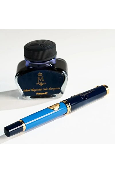 Pelikan Her Majesty Margareta Royal Limited Edition Pen, gold nib and accessories