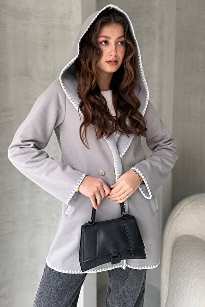 Oq Buttoned Hood with Sewing Details and Wool Inside Pockets Hooded