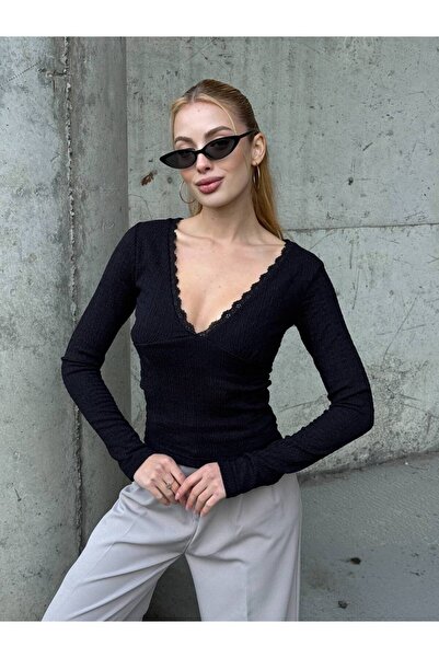 Le Savu Μοντέρνα μπλούζα με λαιμόκοψη σε σχήμα V με λεπτομέρεια από δαντέλα σε μαύρο χρώμα με μακριά μανίκια