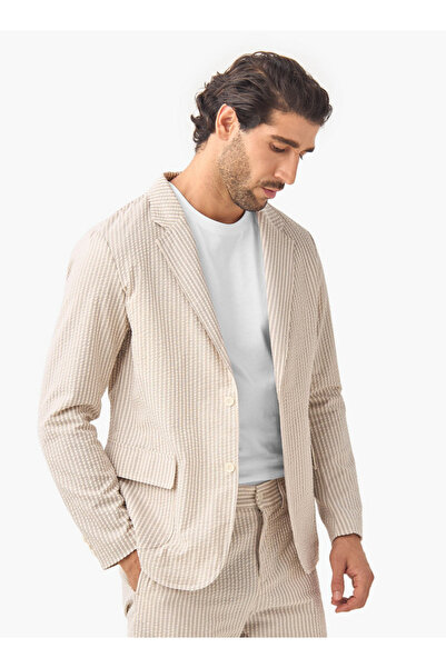 Iconic Seersucker Striped Blazer with Notched Lapel