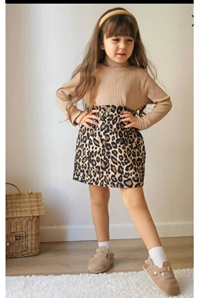 ALYA BUTİK تنورة منقوشة بنقشة الفهد من أليا بوتيكس وطقم بناتي بني قماش مجدّل ...