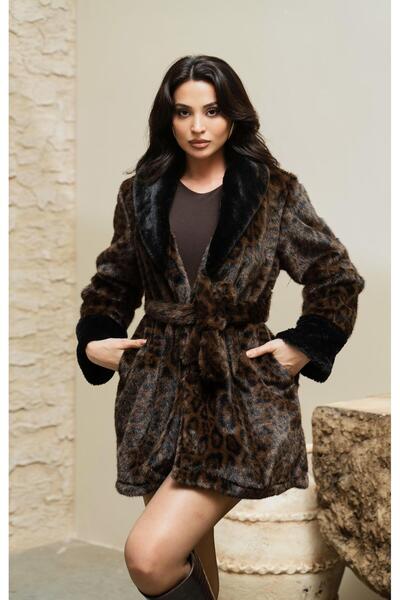 Serica Moda Leopard Patterned Fur Collar Belted Coat