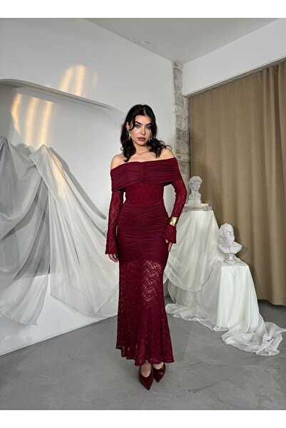 BONNAS Madonna Yaka Dantel Detaylı Uzun Abiye Elbise