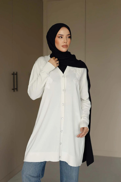 Nefise Çiçekli Düğmeli Uzun Hırka