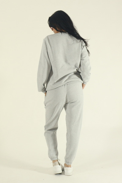 INFLUYENTE Women's Winter Relaxed Fit Crew Neck Jogger Sweatsuit Set