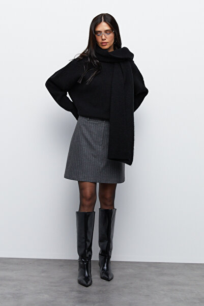 urban focus Short Skirt with a Front Placket