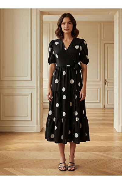 FAV فستان متوسط الطول بطبعة نقاط بولكا وأكمام قصيرة وتفاصيل ربطة عنق