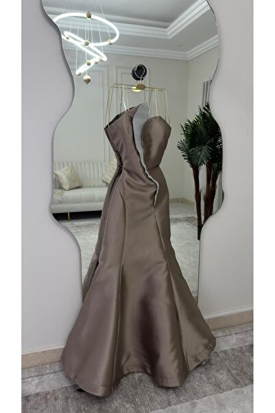 FAKHM AL SAWAR The dress of the season, a hit and elegant