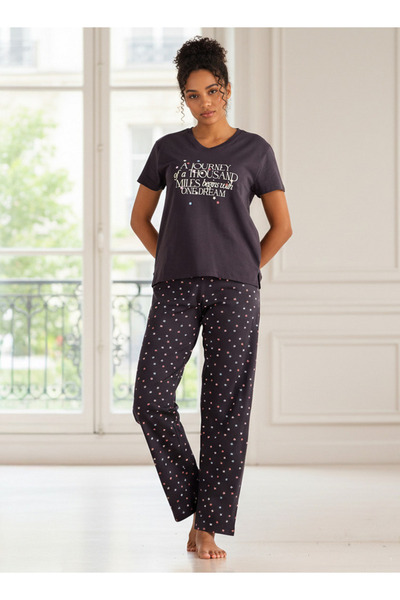 FAV طقم بيجامة تي شيرت وبنطلون قطني