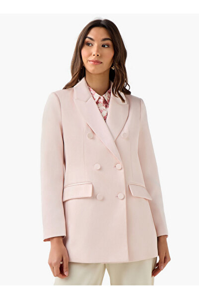 Iconic سترة ساتان عادية مع ياقة مدببة