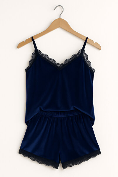 belpa طقم شورت من Sıla Sella مزين بالدانتيل المخملي