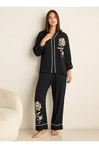 FAV طقم قميص وبيجامة مطرز